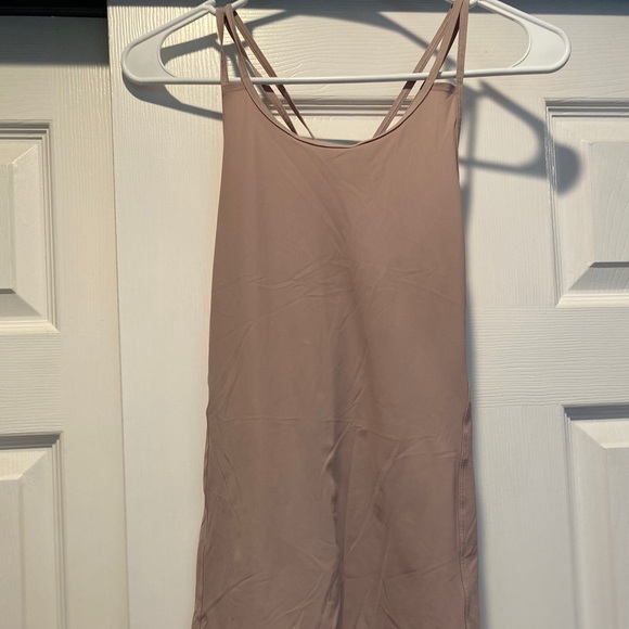 Lululemon tank top size 4 - Picture 2 of 3